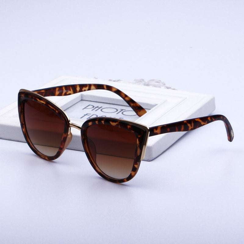 Designer Lady Eyewear, Stylish Women Sunglasses, Tortoise Shell Glasses - available at Sparq Mart